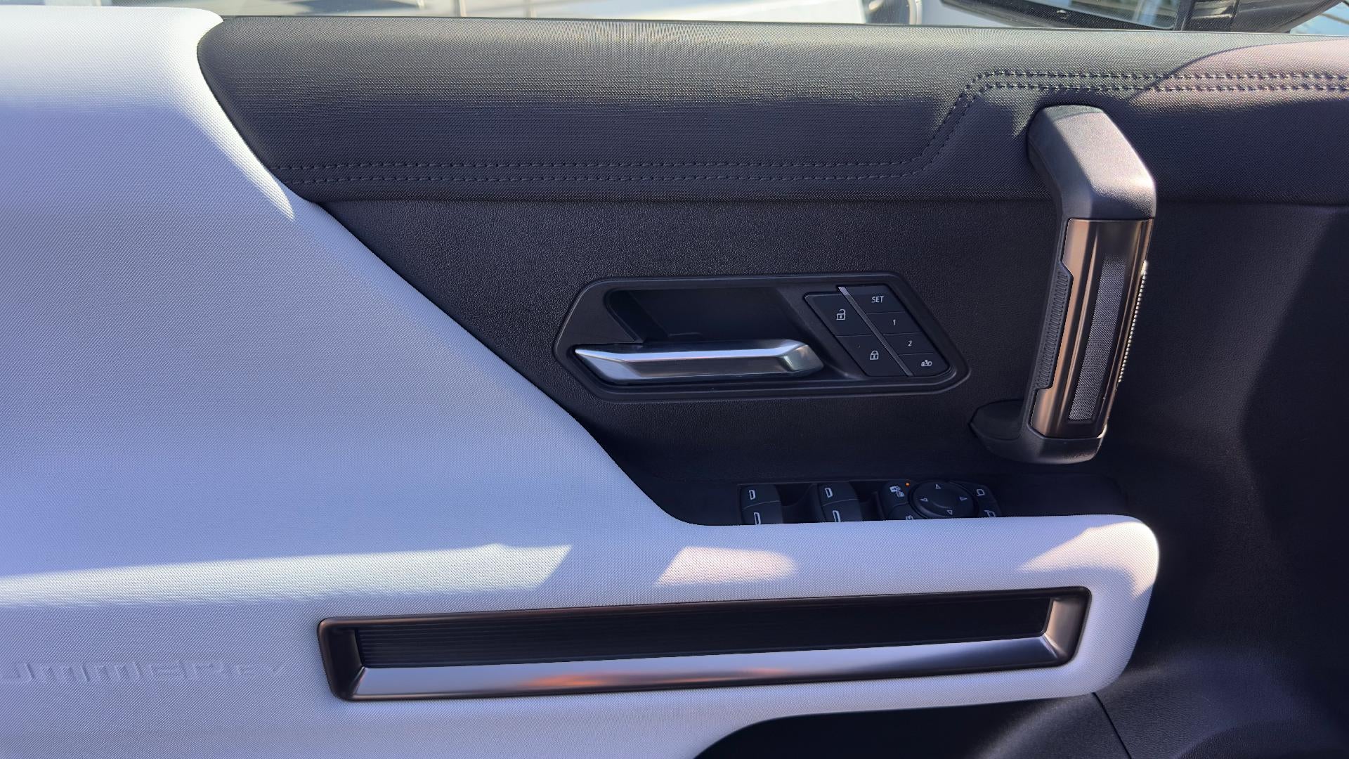 2025 GMC HUMMER EV SUV 3X