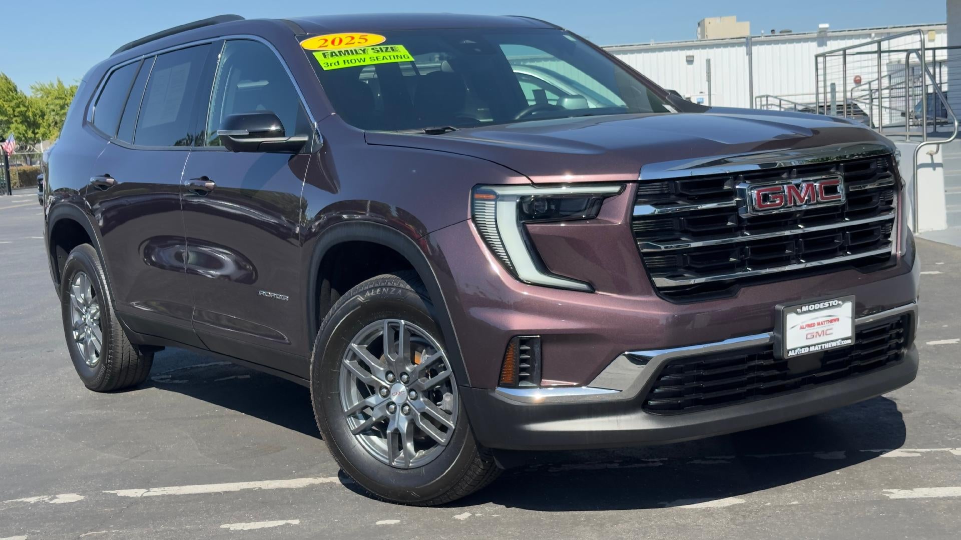 2025 GMC Acadia Elevation