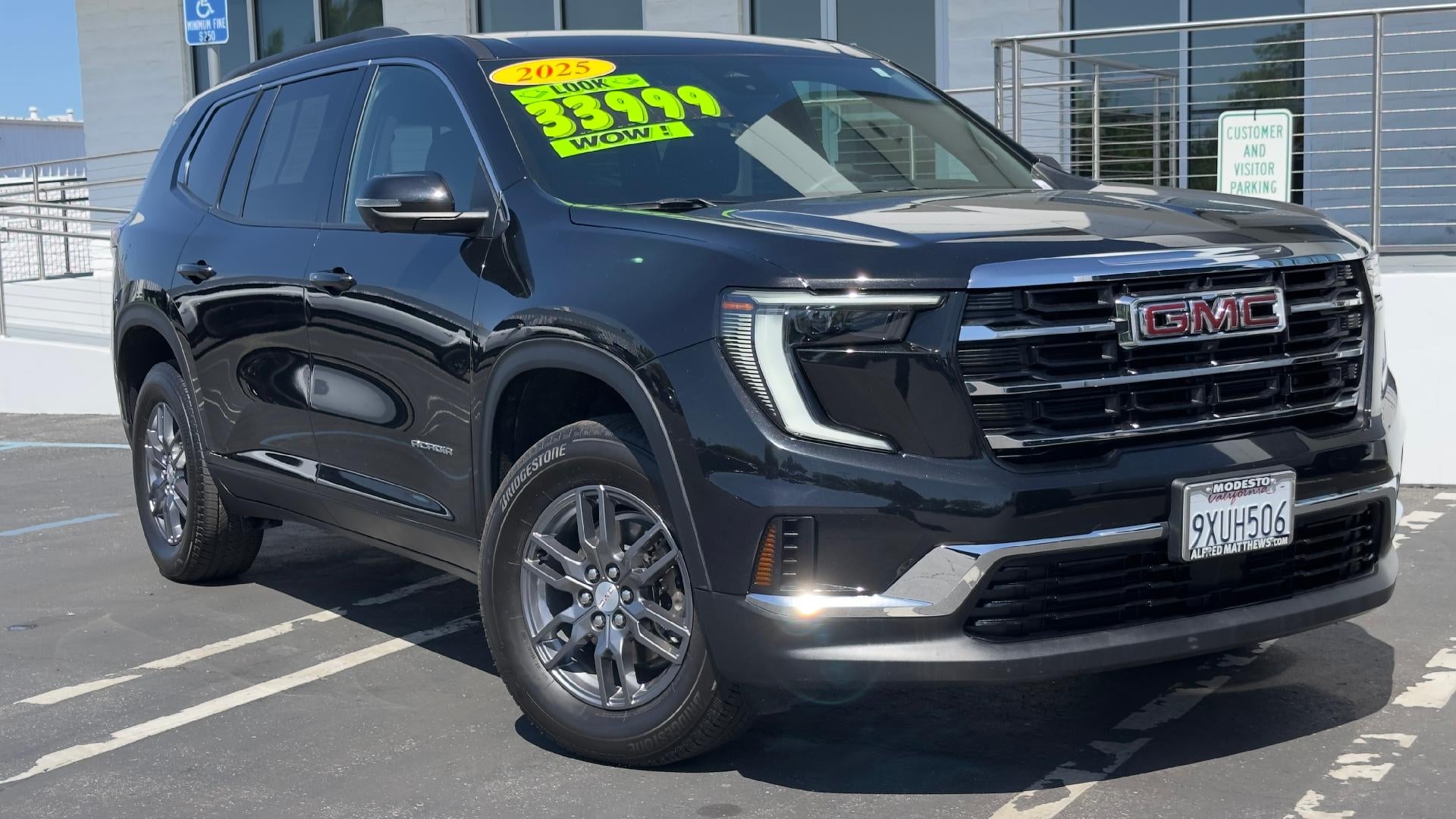 2025 GMC Acadia Elevation