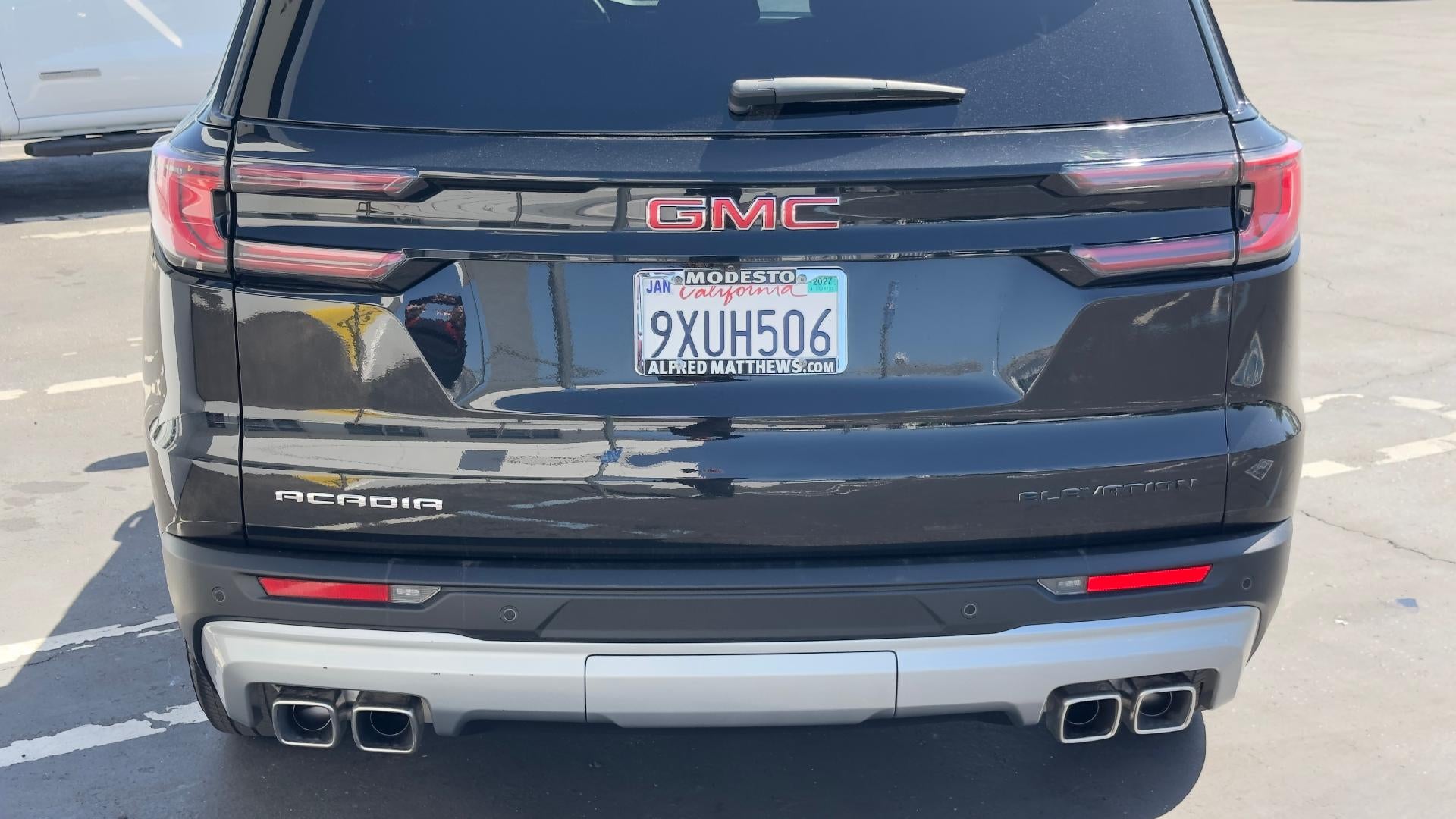 2025 GMC Acadia Elevation