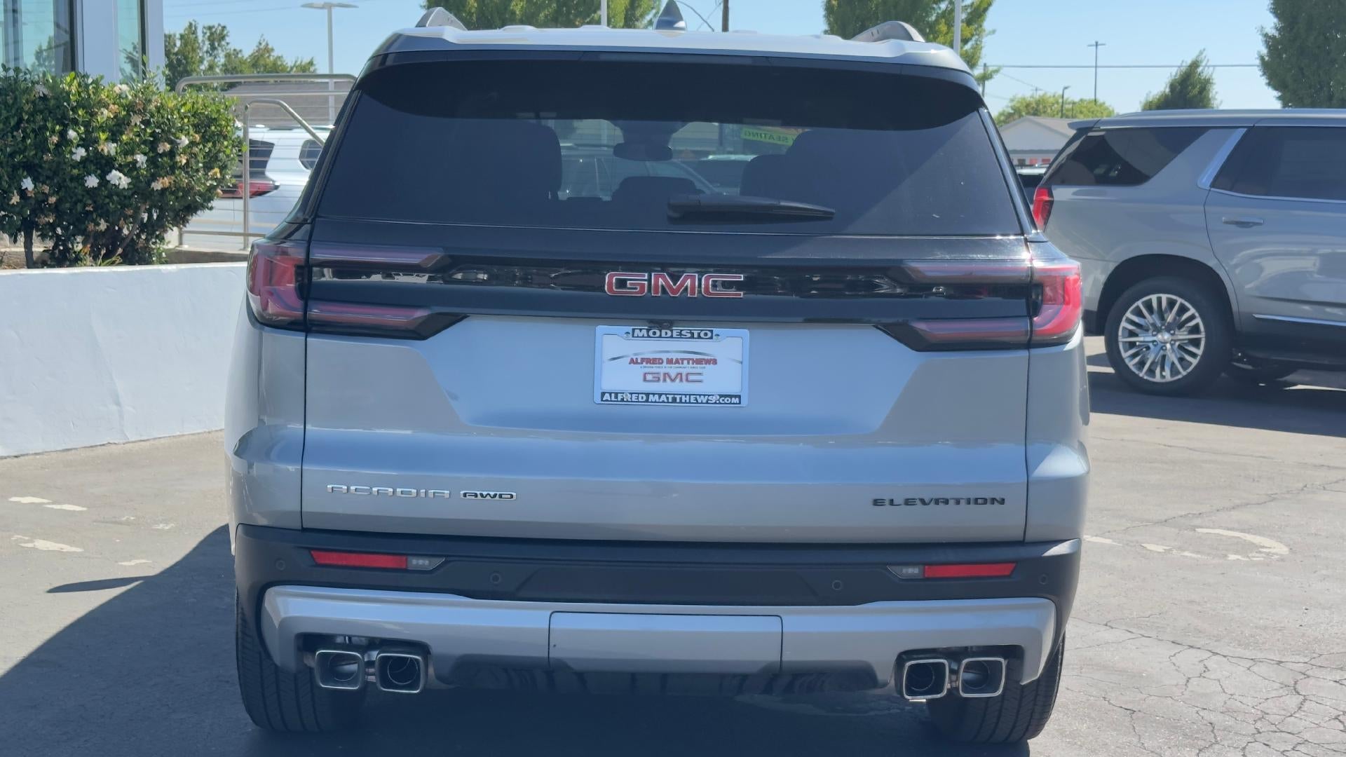 2025 GMC Acadia Elevation