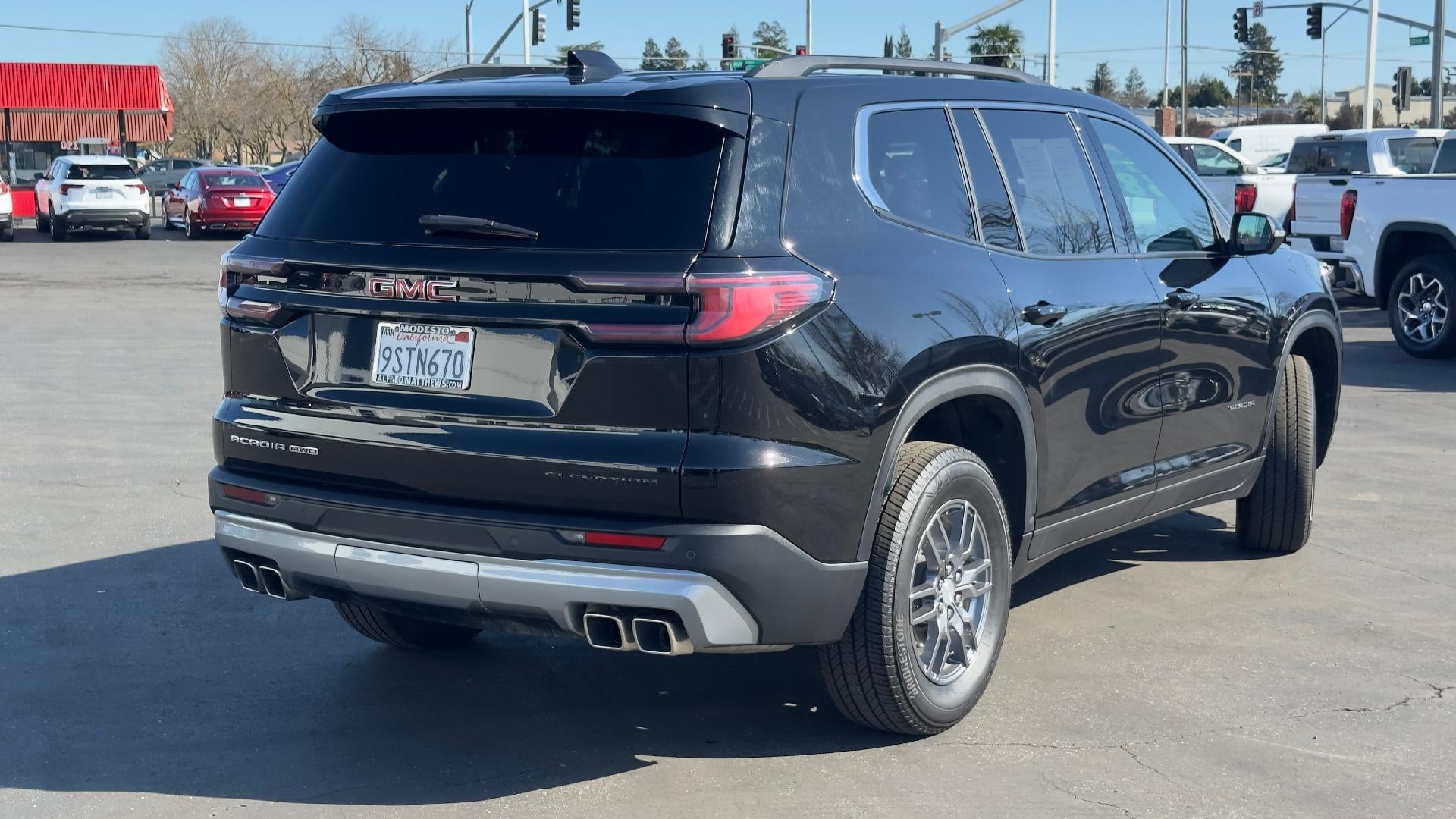 2025 GMC Acadia Elevation