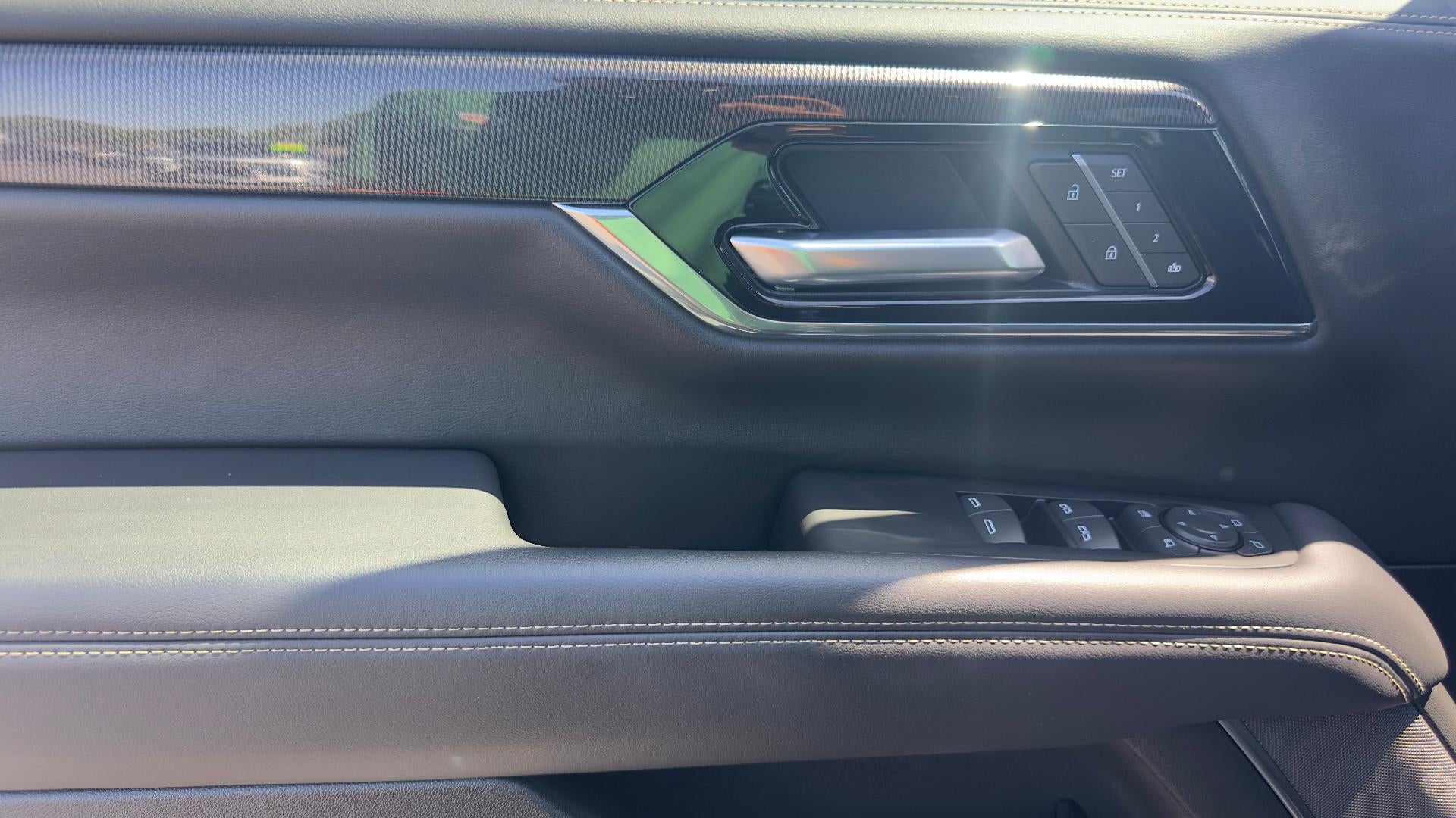 2025 GMC Yukon Elevation