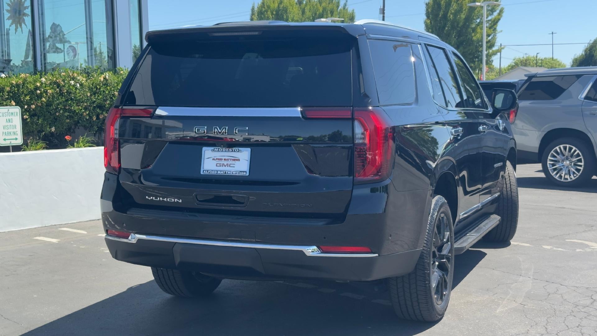2025 GMC Yukon Elevation