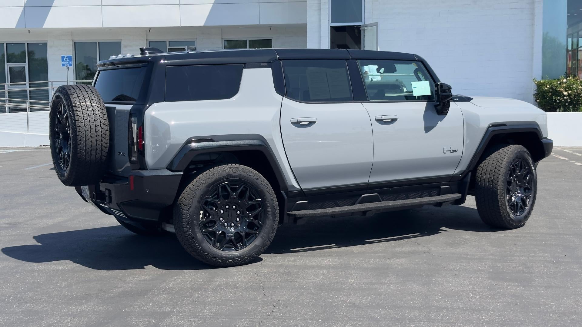 2026 GMC HUMMER EV SUV 2X