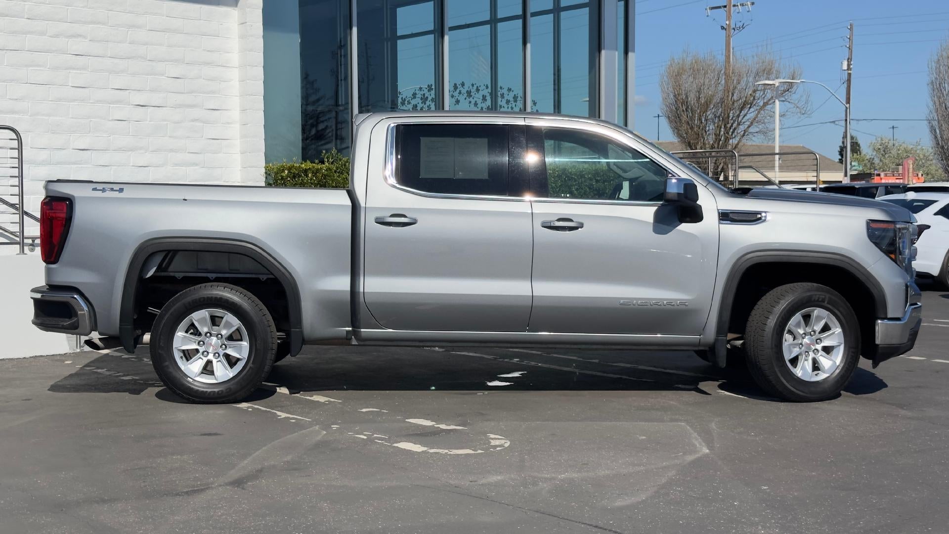 2024 GMC Sierra 1500 SLE