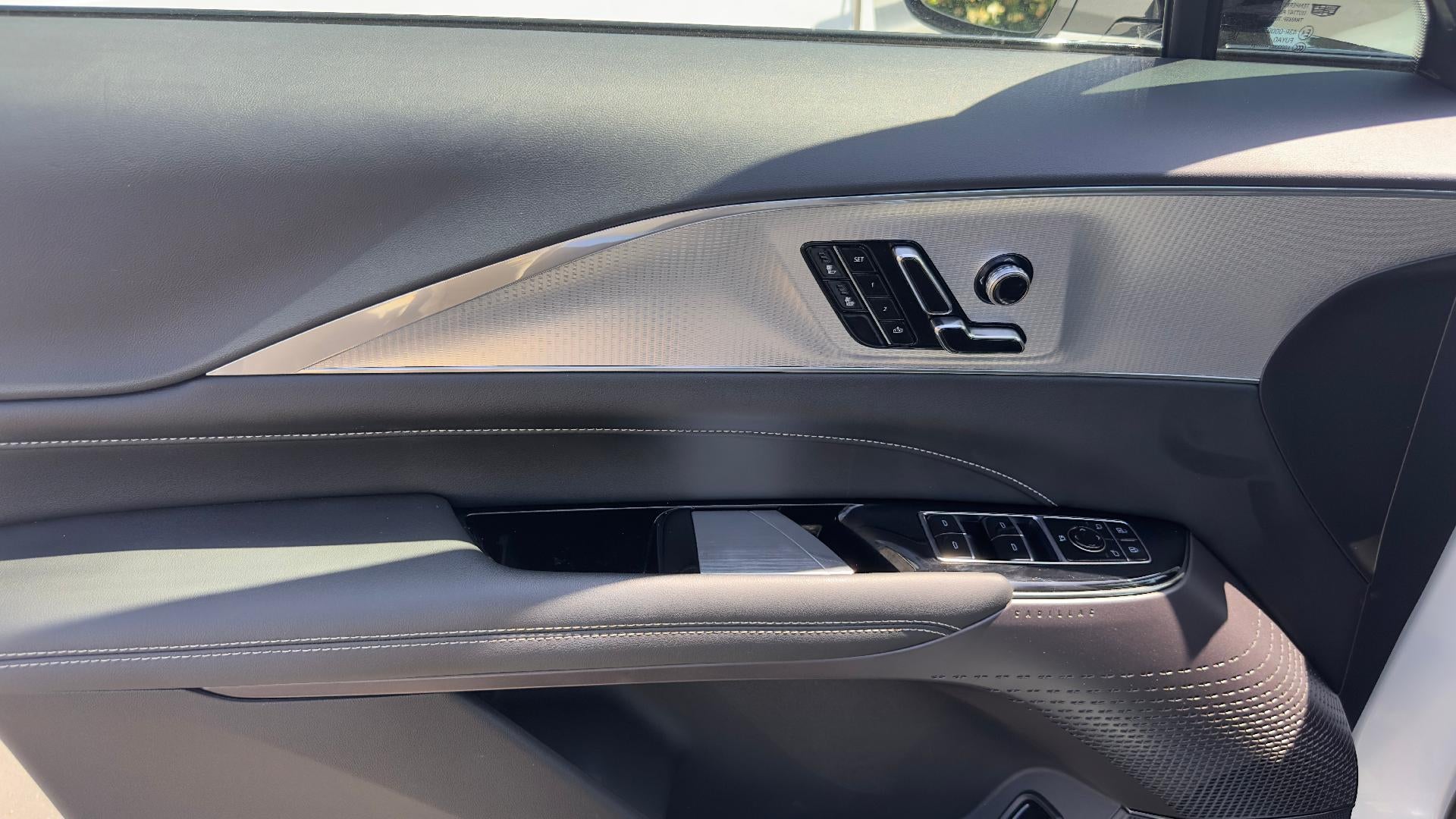 2024 Cadillac LYRIQ Tech