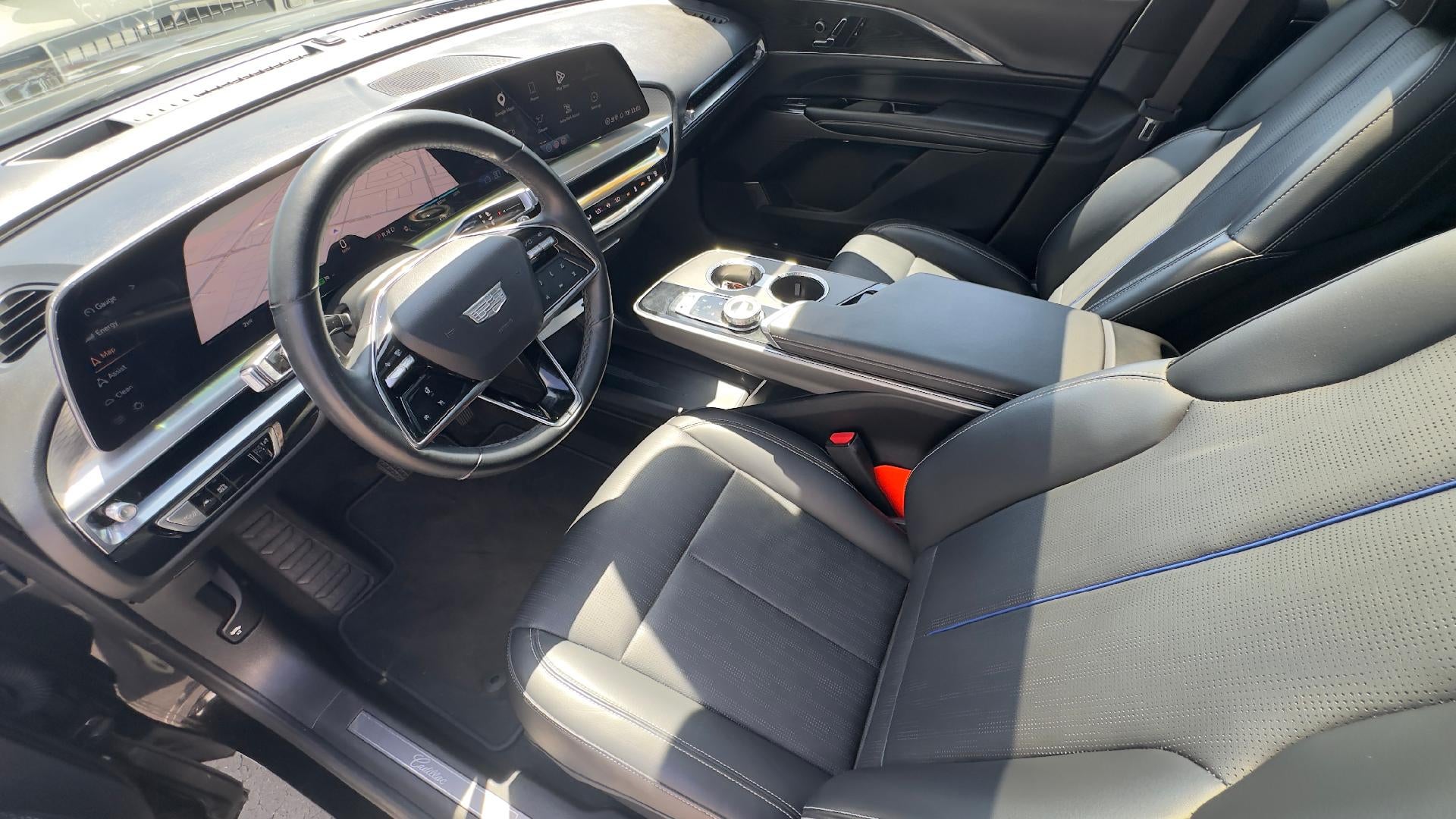 2024 Cadillac LYRIQ Luxury 1