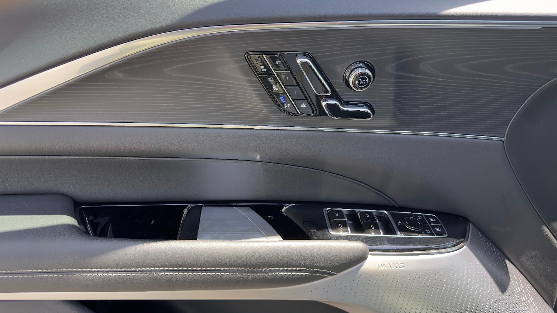2024 Cadillac LYRIQ Sport 2