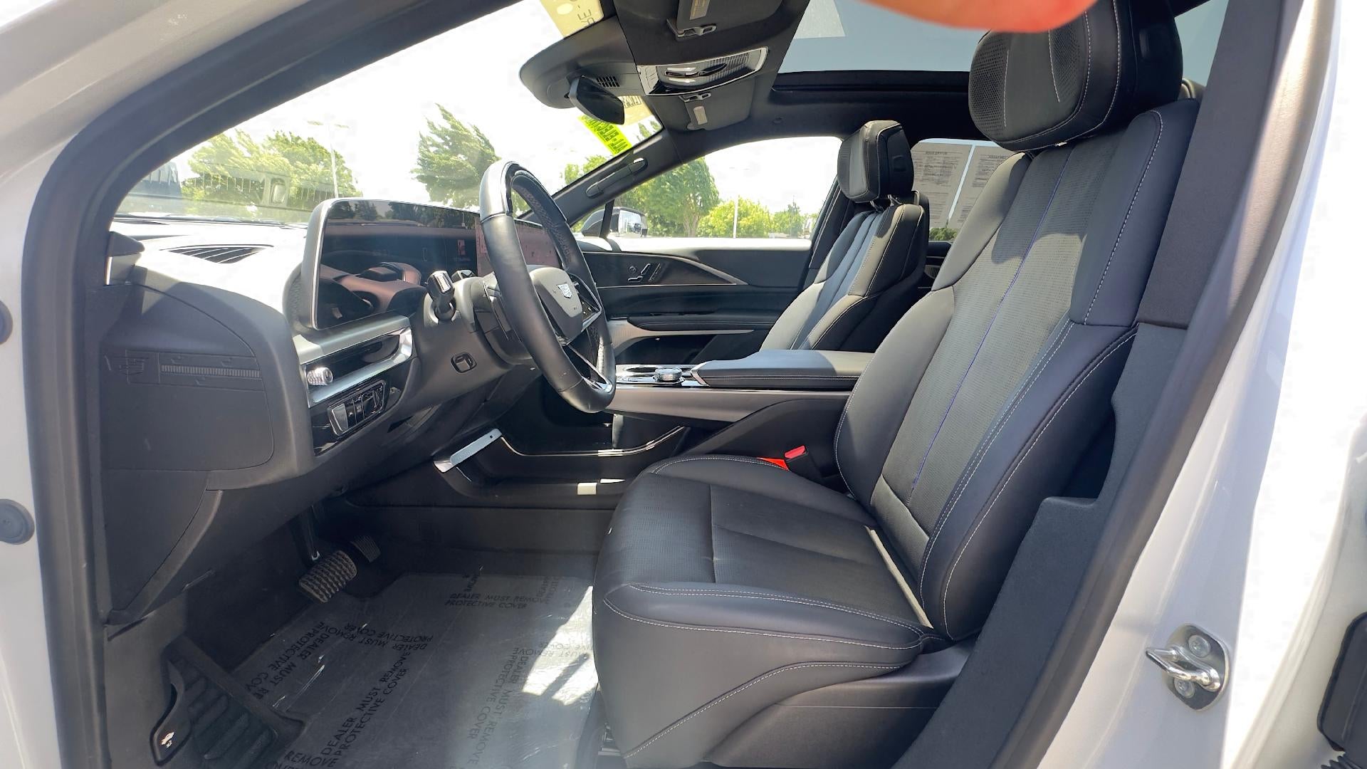 2024 Cadillac LYRIQ Sport 2