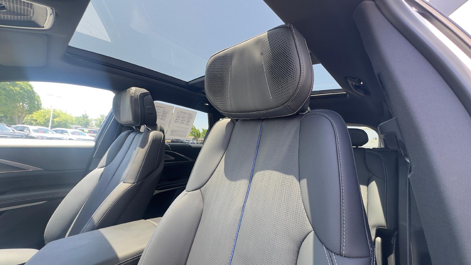 2024 Cadillac LYRIQ Sport 2