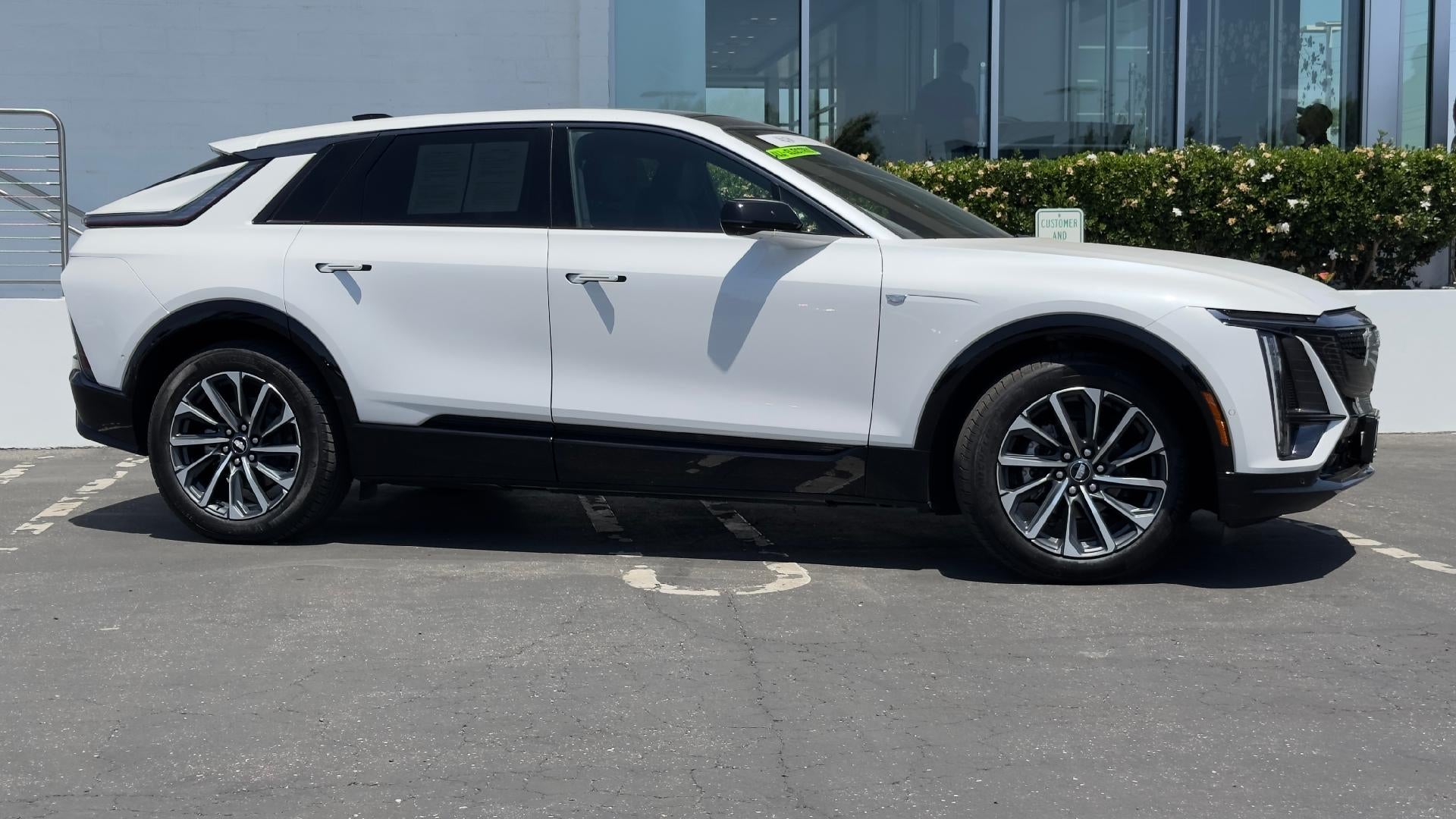 2024 Cadillac LYRIQ Sport 2