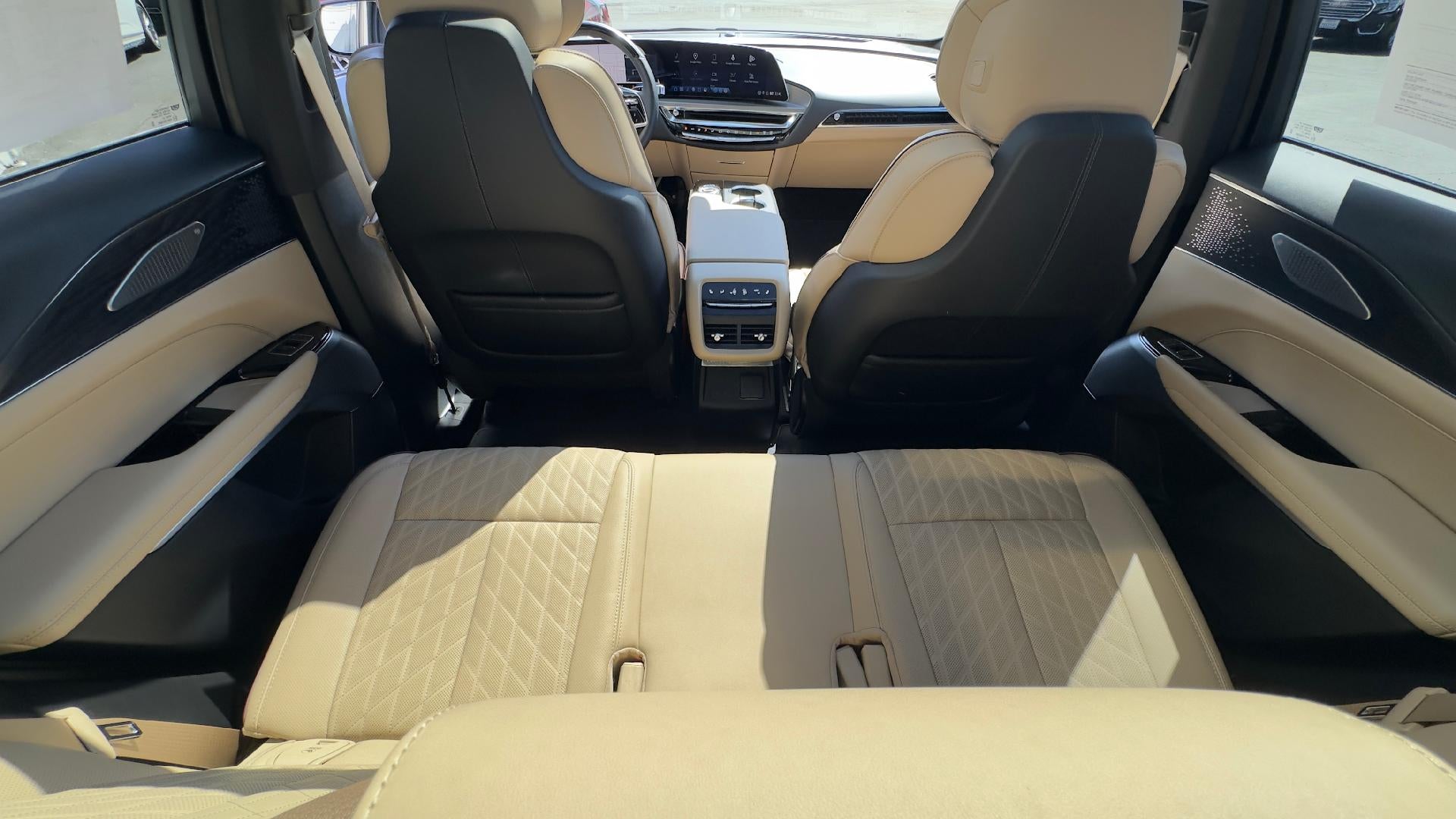 2024 Cadillac LYRIQ Sport 3