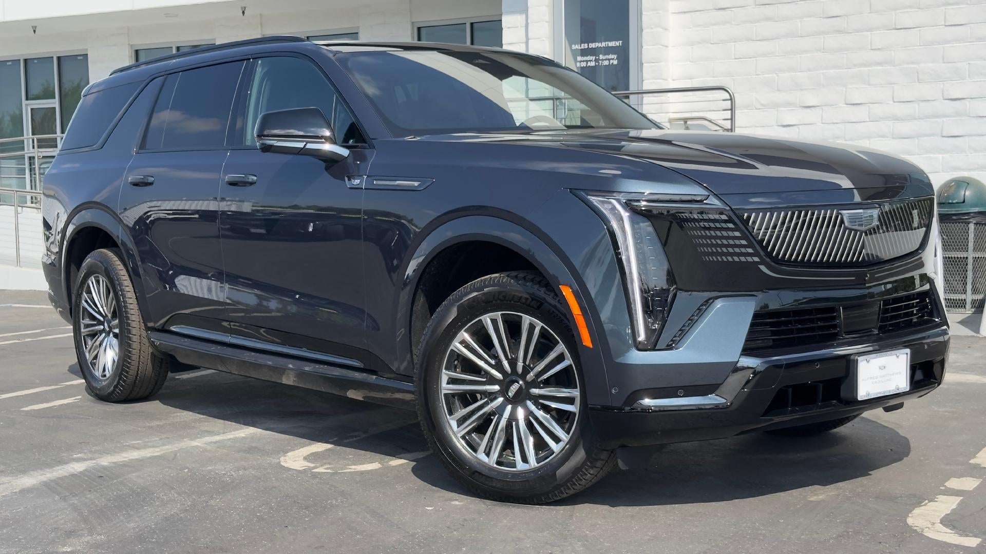 2026 Cadillac ESCALADE IQL Sport