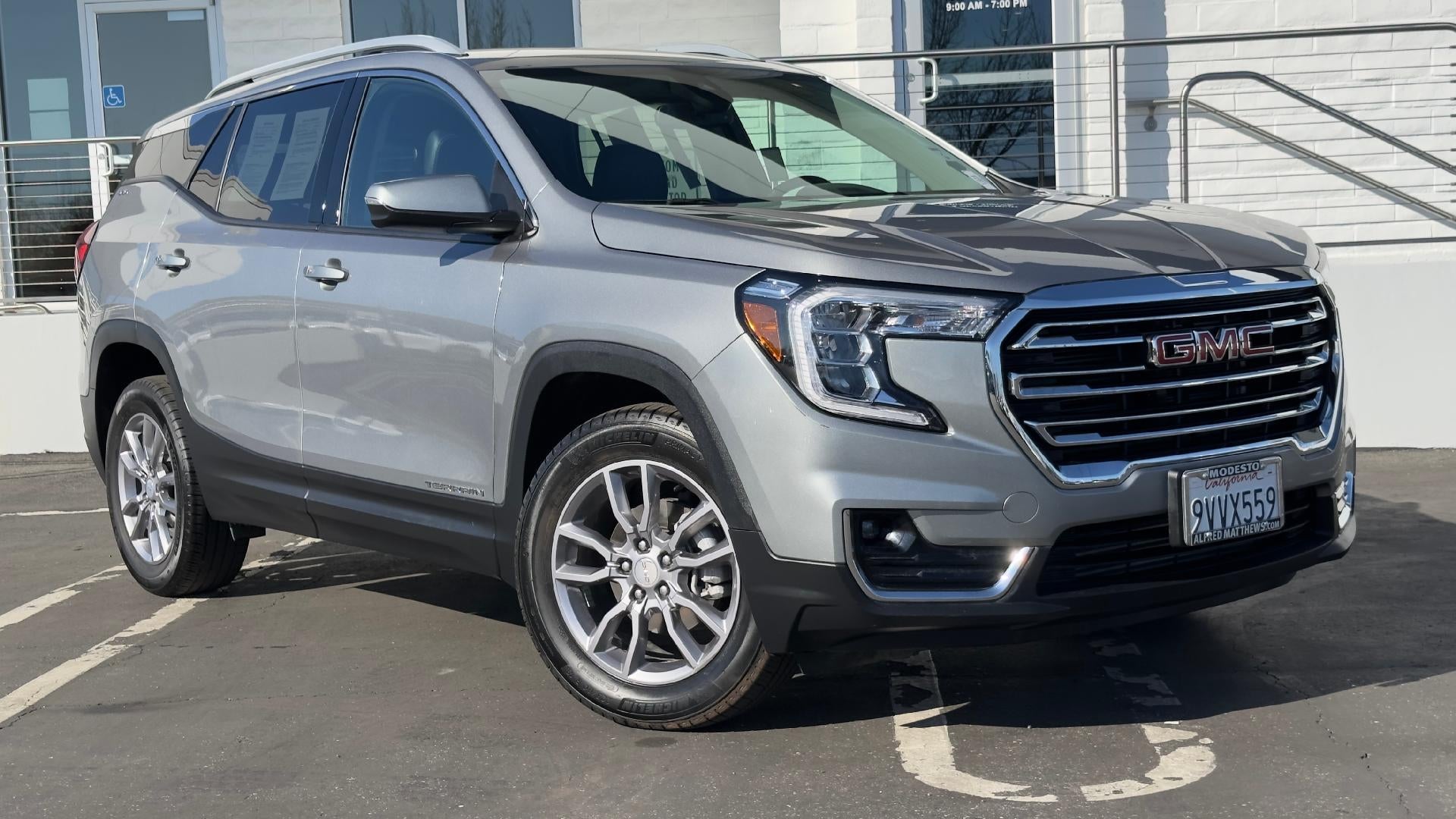 2024 GMC Terrain SLT