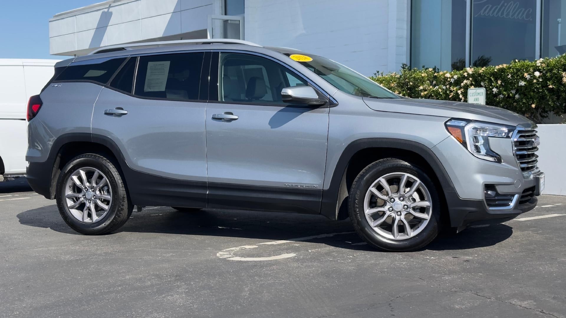 2024 GMC Terrain SLT