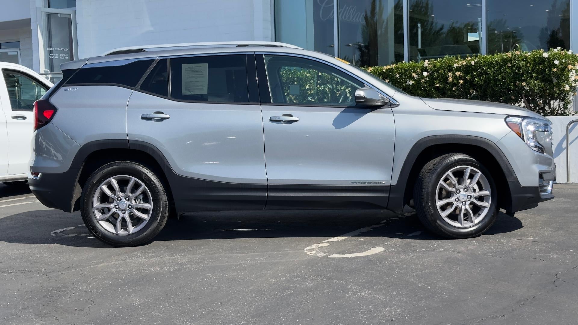 2024 GMC Terrain SLT