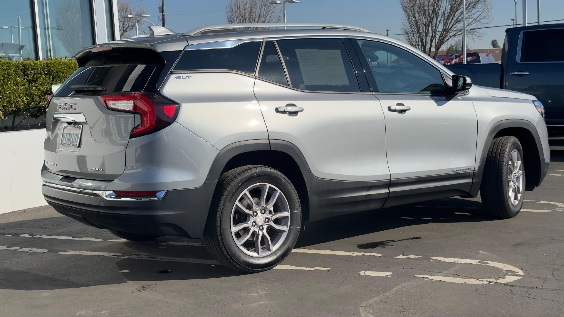 2024 GMC Terrain SLT