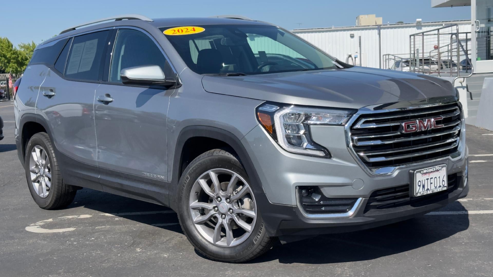 2024 GMC Terrain SLT