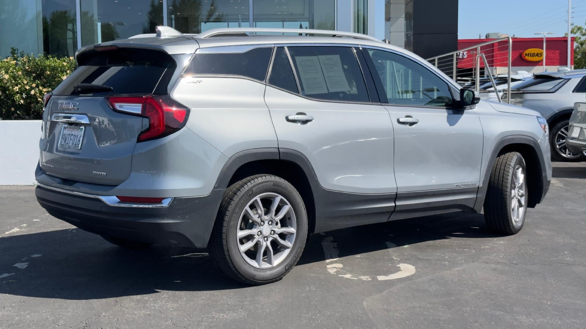 2024 GMC Terrain SLT