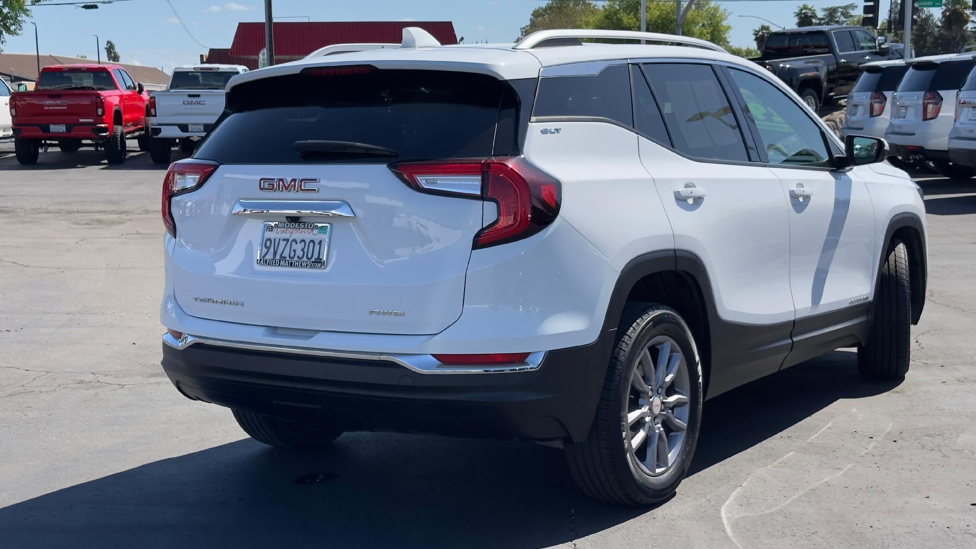 2024 GMC Terrain SLT