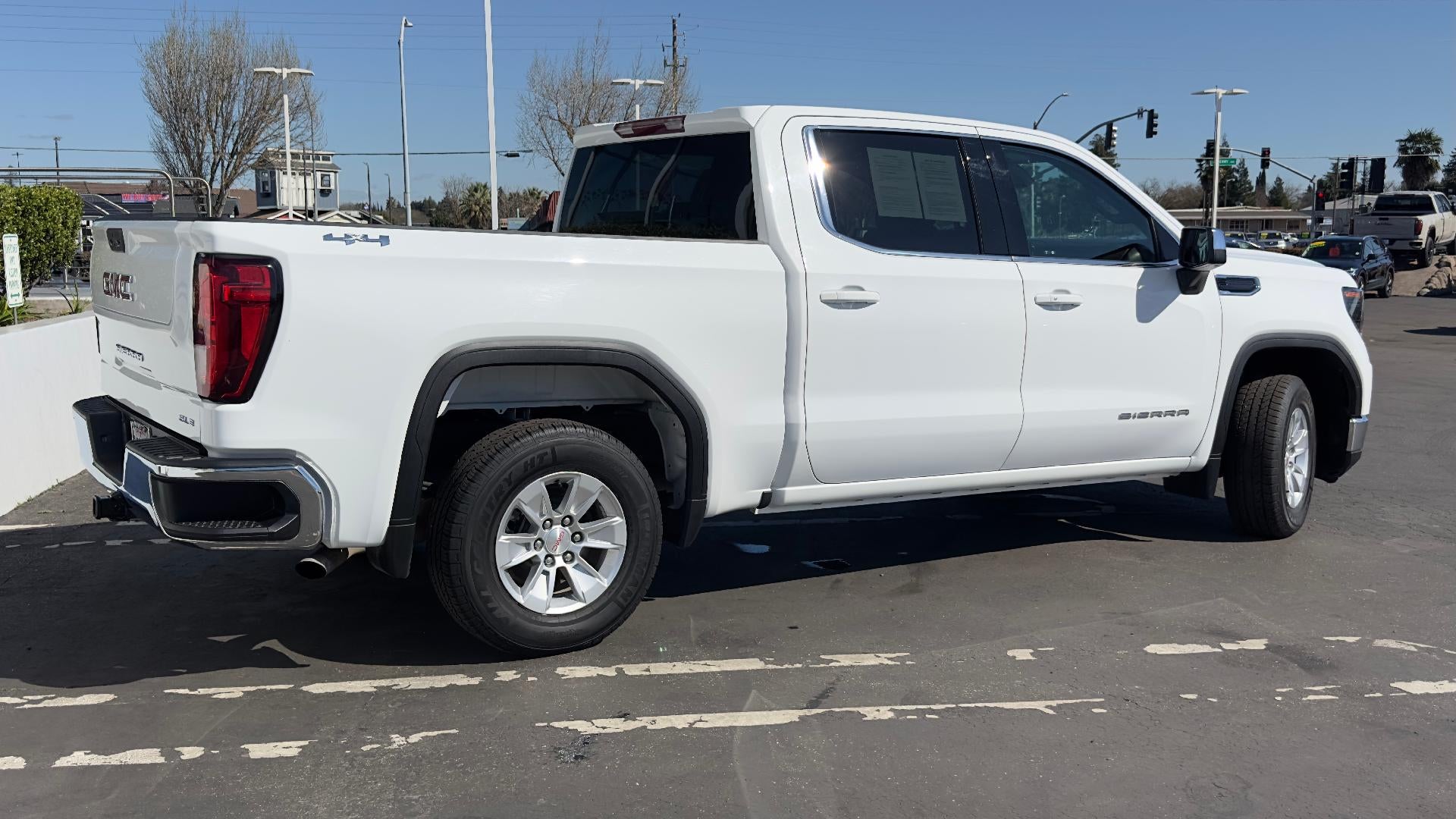 2024 GMC Sierra 1500 SLE