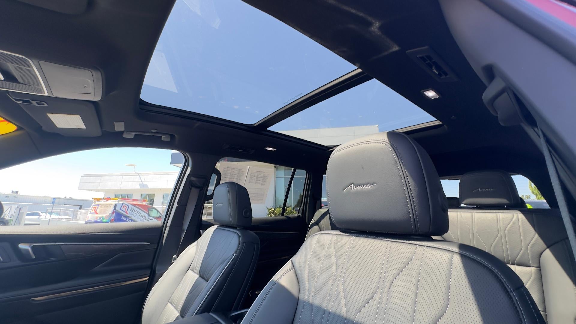 2025 Buick Enclave Avenir