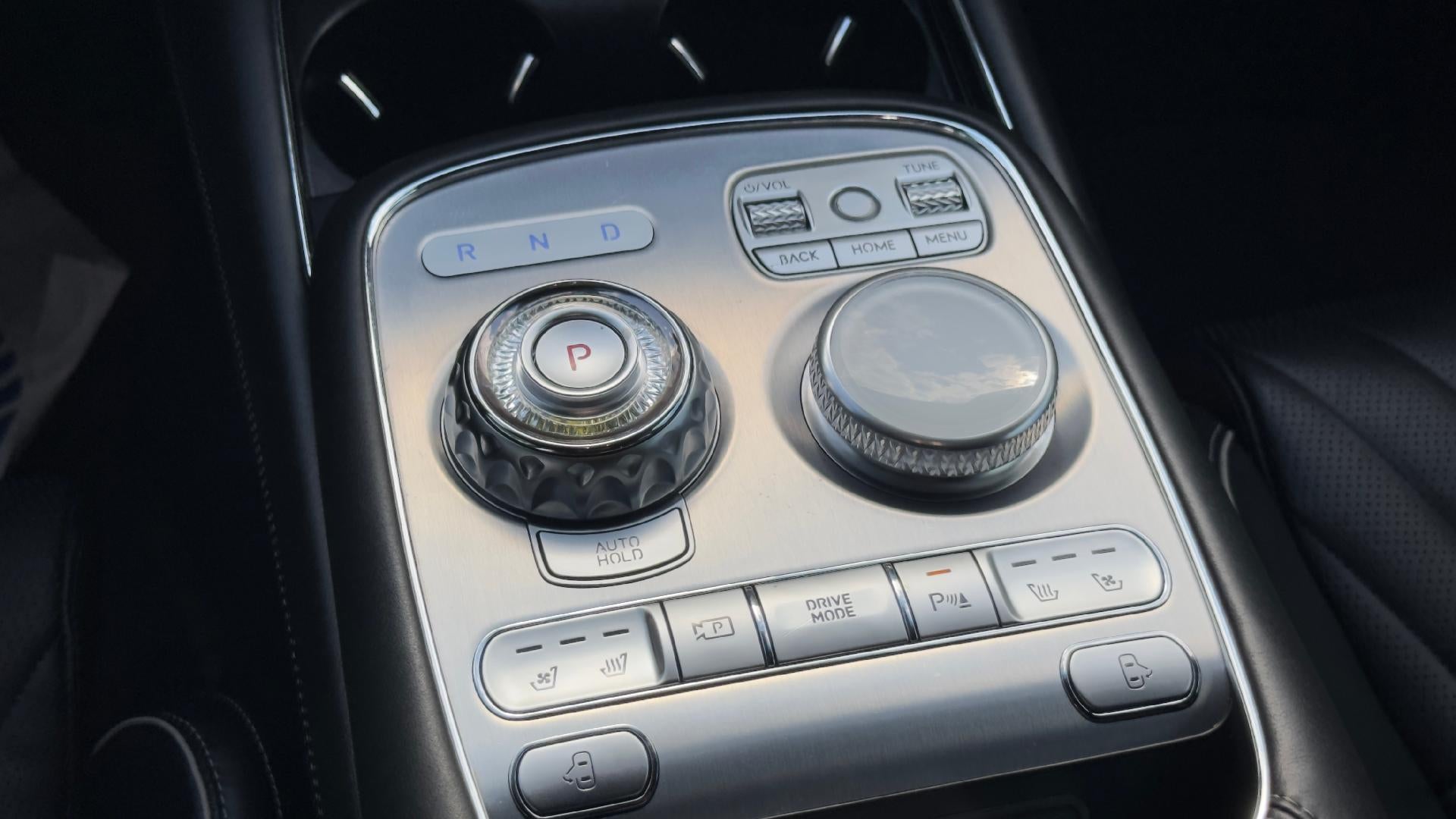 2024 Genesis G90 e-SC