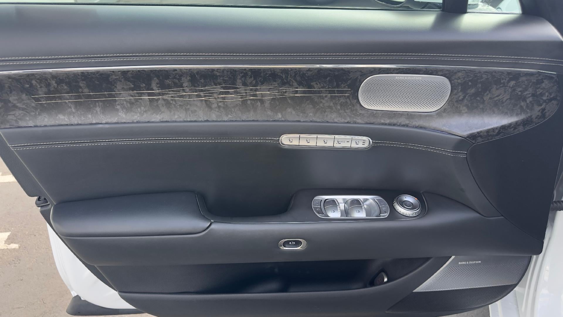 2024 Genesis G90 e-SC