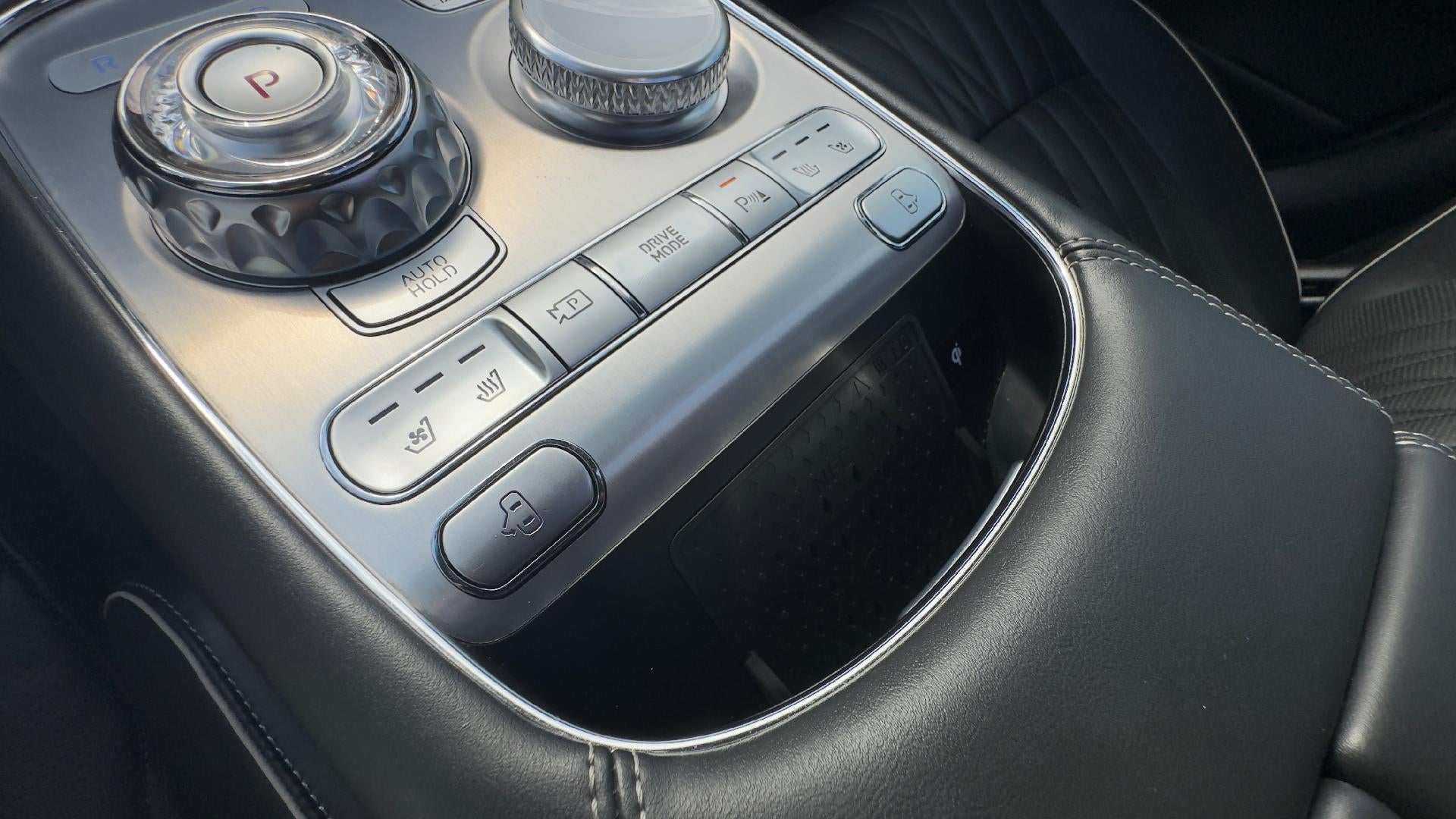 2024 Genesis G90 e-SC