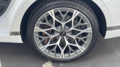 2024 Genesis G90 e-SC
